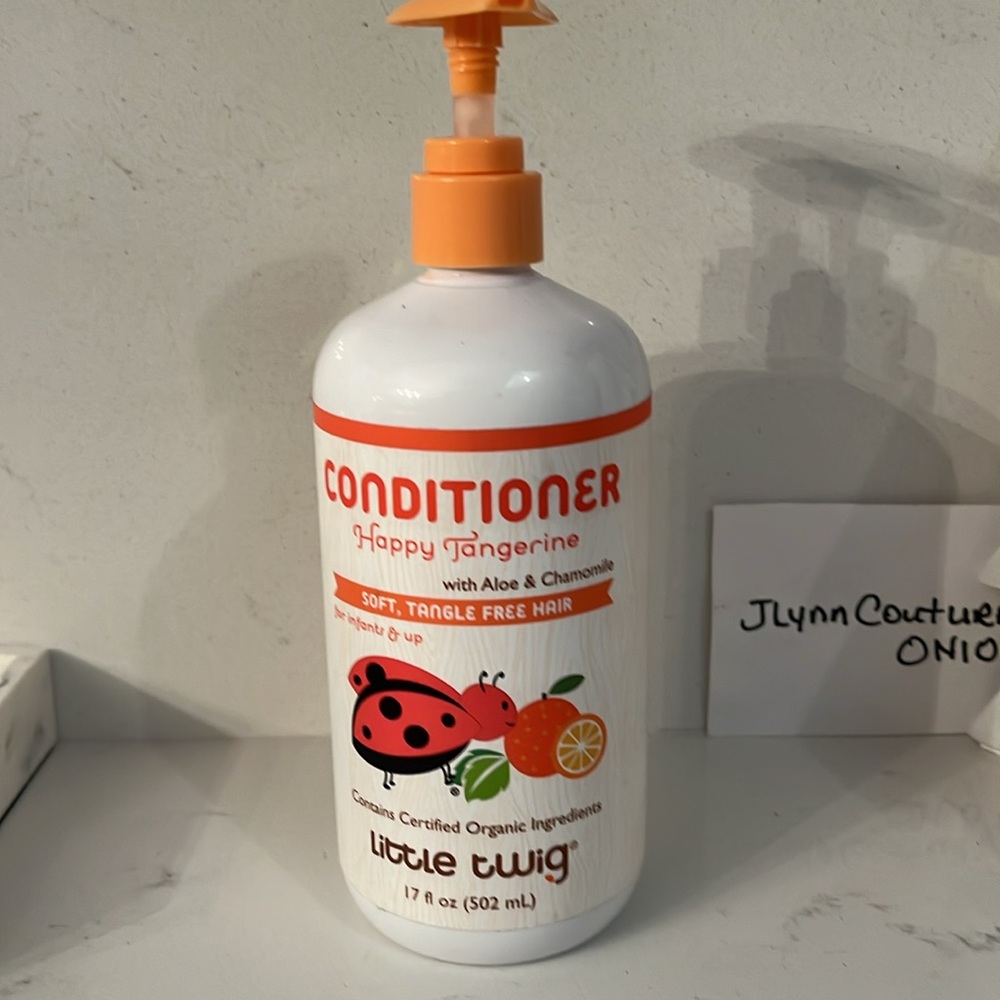 New Little Twig Conditioner Happy Tangerine w aloe & camomile. New Organic hair